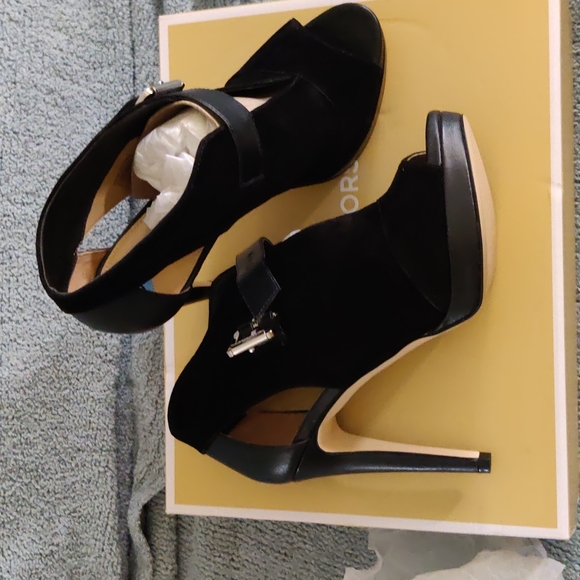 Michael Kors Booties - Picture 3 of 4